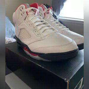 Airjordan retro 5 new never worn never tried on 100% authentic!